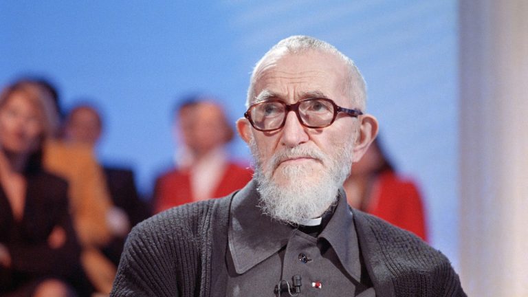 the first reactions after the testimonies which overwhelm the founder of Emmaüs