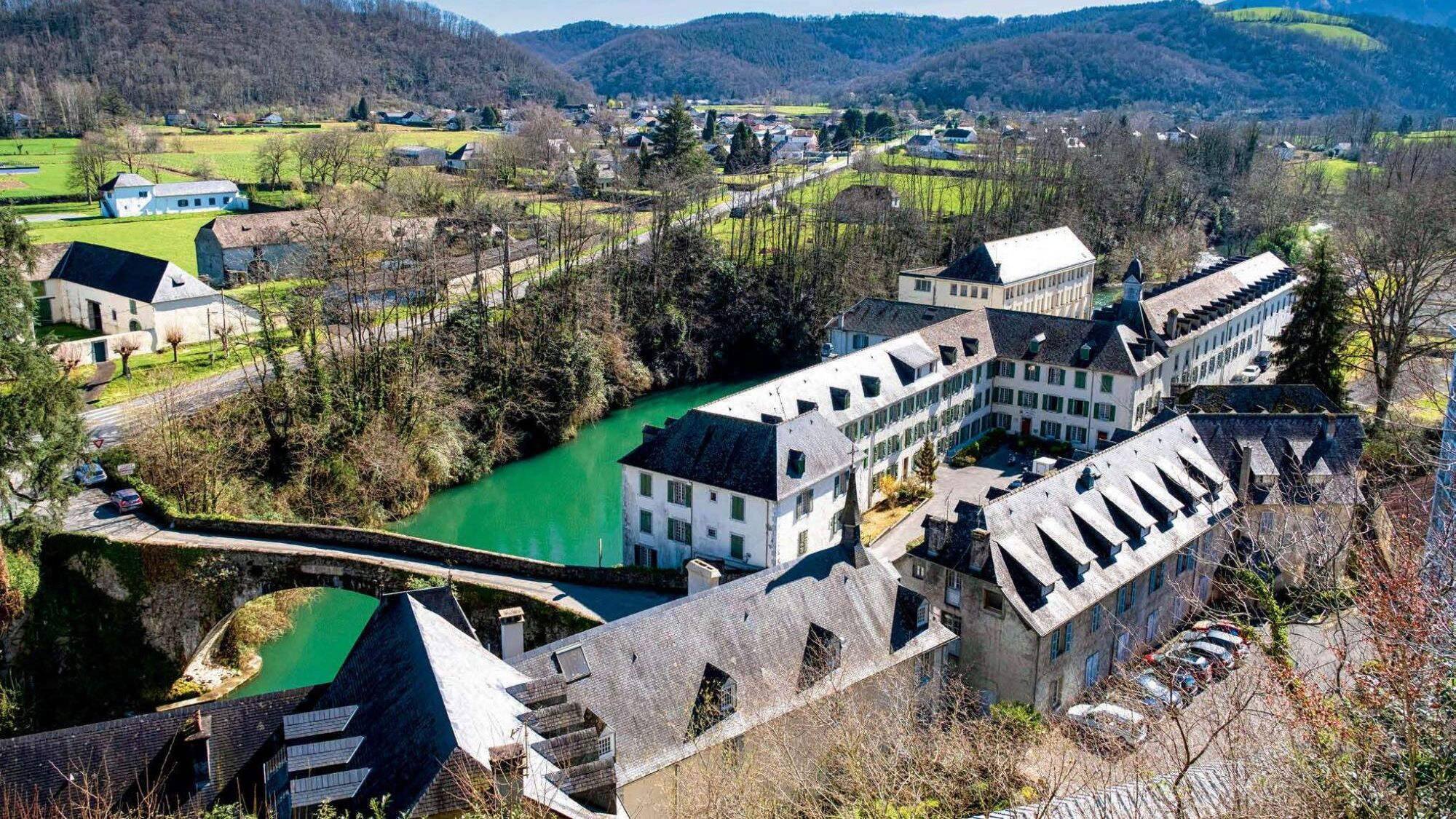 Between family confidence and increased vigilance