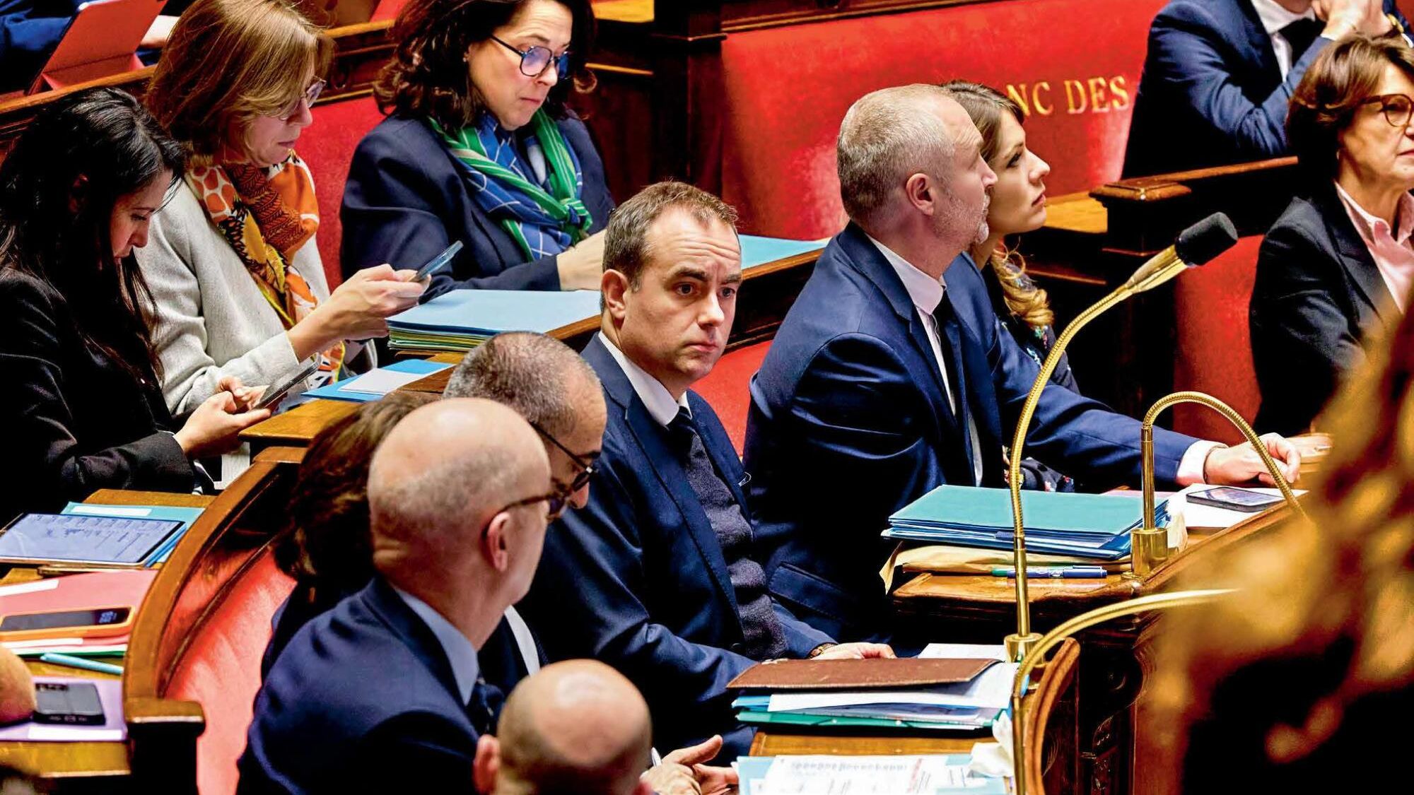 rising debt, increased taxes... an unambitious course for the French economy