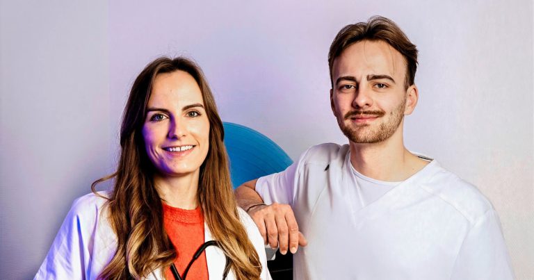 Two caregivers travel through medical deserts in France