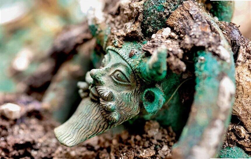 his treasure revealed in Troyes