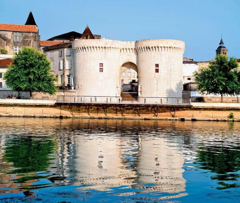the Porte Saint-Jacques reopens renovated