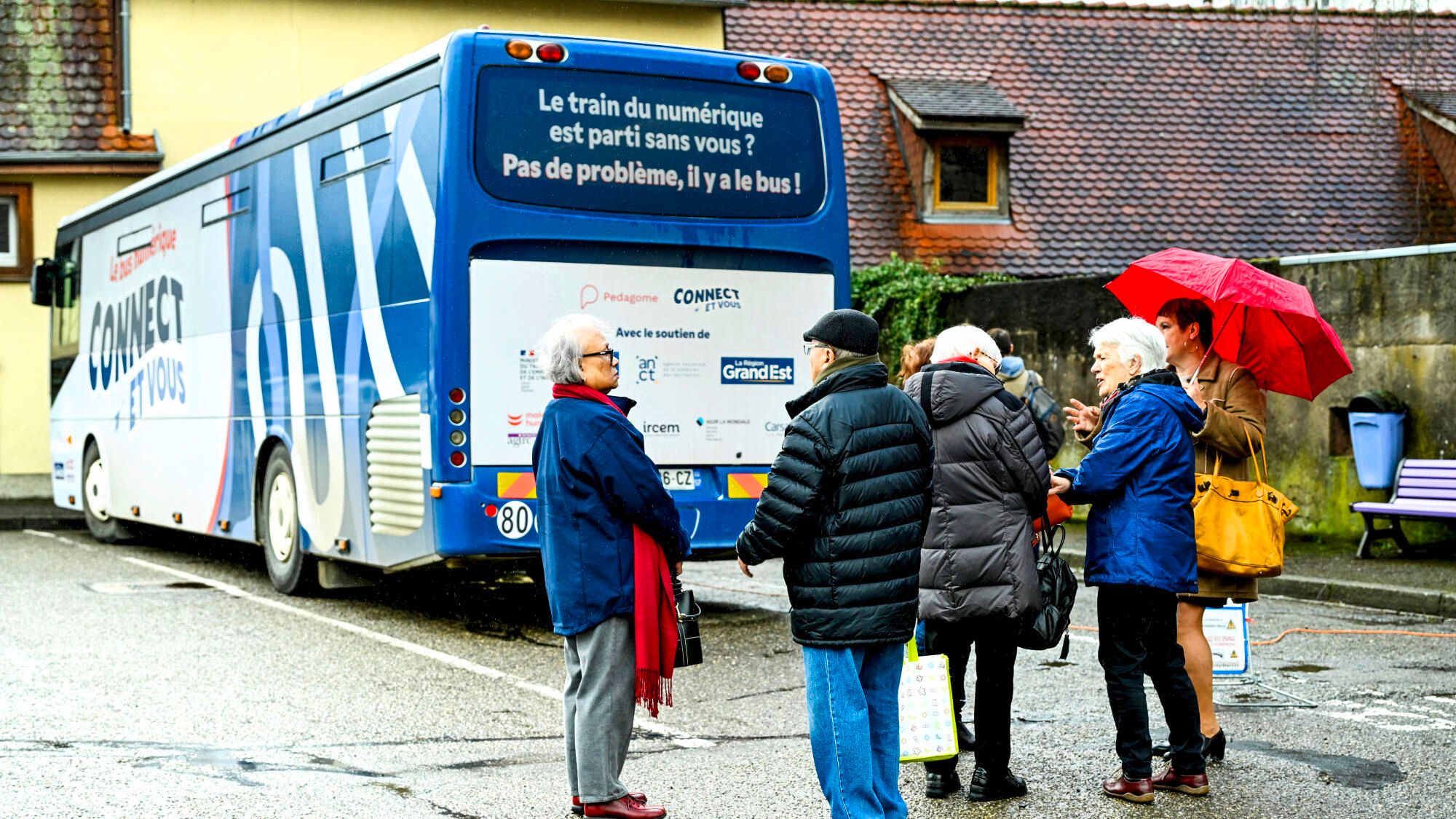 In the Grand Est, a traveling bus against electronicism