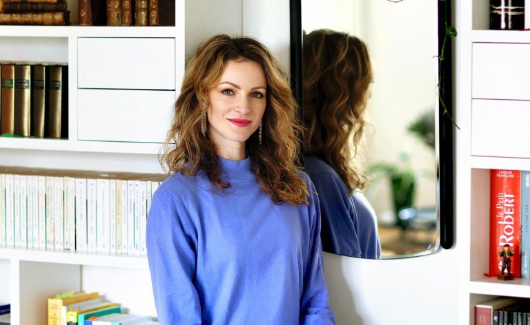 “With words, light up the day”
