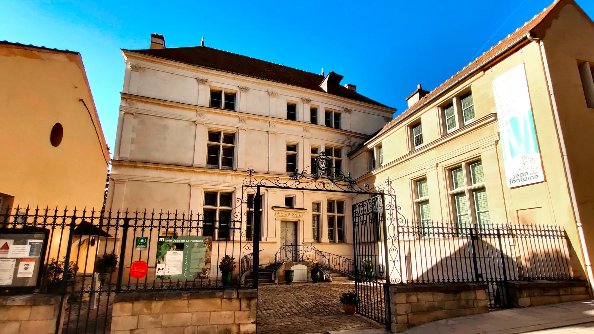 Reopening of the La Fontaine house