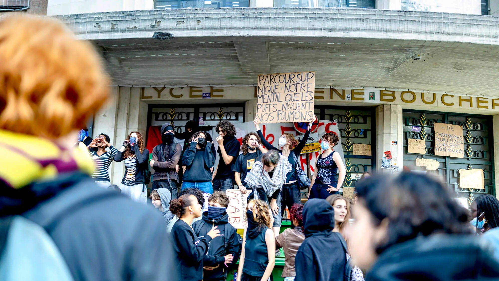 Strikes in middle and high schools: the origins of anger